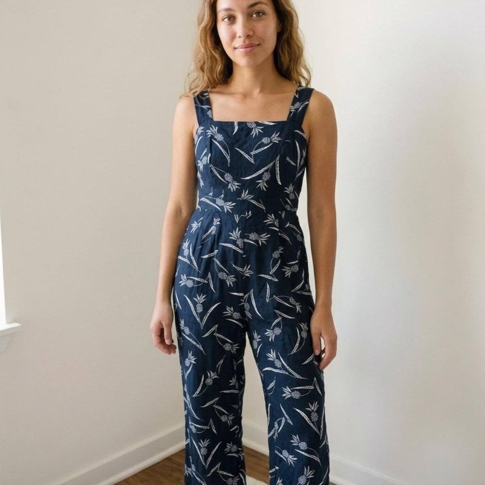 Ann Taylor navy tropical cropped jumpsuit pineapple print – 0P